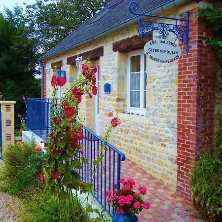 Gite Le Moulin Saint-Vaast-sur-Seulles Eksteriør bilde